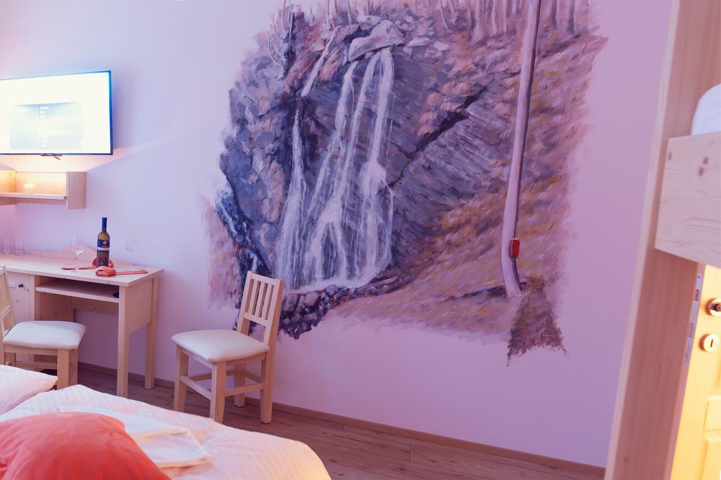 Guesthouse Macesen Spodnja Sorica Rum bild