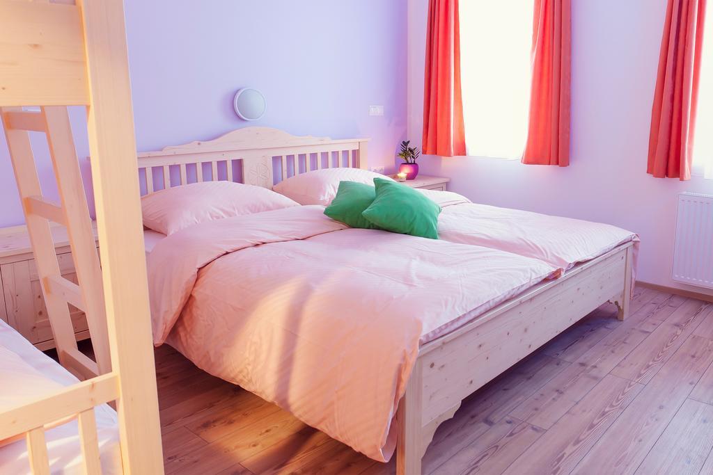 Guesthouse Macesen Spodnja Sorica Rum bild