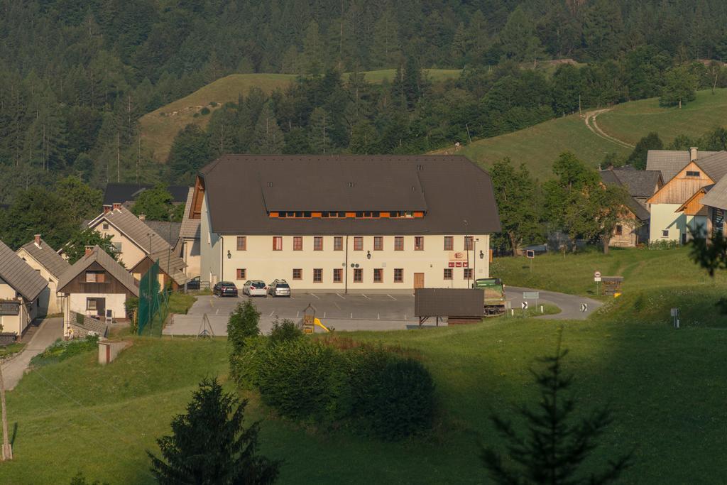 Guesthouse Macesen Spodnja Sorica Exteriör bild